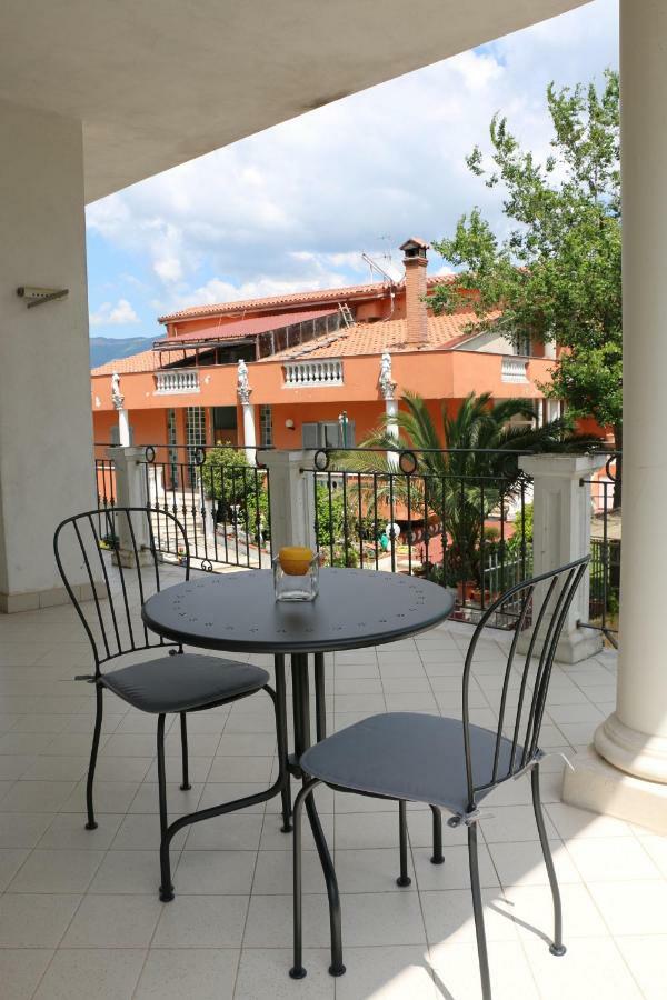 B&B Tenuta Bianca Oliveto Citra Екстер'єр фото